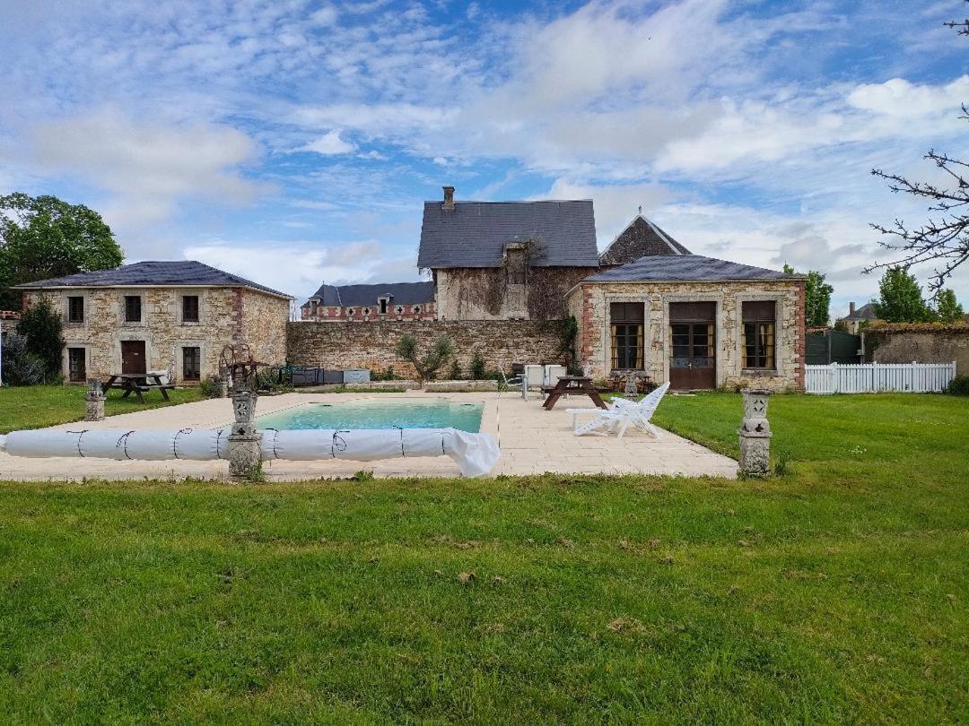 Chateau Le Puybelliard Bed & Breakfast Chantonnay Eksteriør bilde
